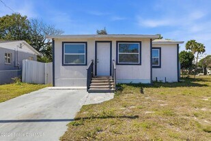 1610 Craig Ave in Titusville, FL - Building Photo