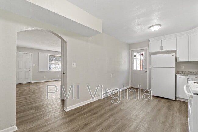5368 E Princess Anne Rd in Norfolk, VA - Building Photo - Building Photo
