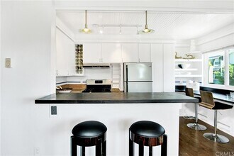 9005 Cynthia St, Unit 301 in West Hollywood, CA - Foto de edificio - Building Photo