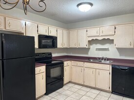 145 Caleb White Blvd in Hinesville, GA - Building Photo