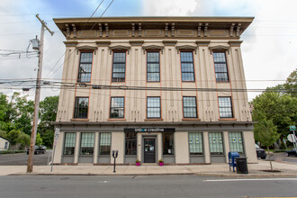 71 N Main St in Lambertville, NJ - Building Photo - Building Photo