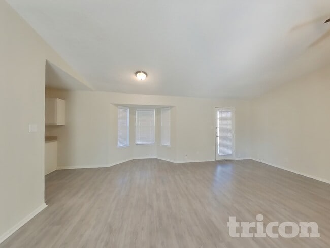 820 Oak Grove Ln in Royse City, TX - Foto de edificio - Building Photo