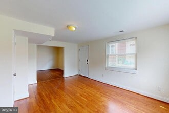 8514 Chestnut Oak Rd in Parkville, MD - Building Photo - Building Photo