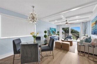 1300 Gulf Shore Blvd N in Naples, FL - Building Photo - Building Photo
