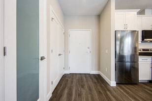 Elio Apartments in London, ON - Building Photo