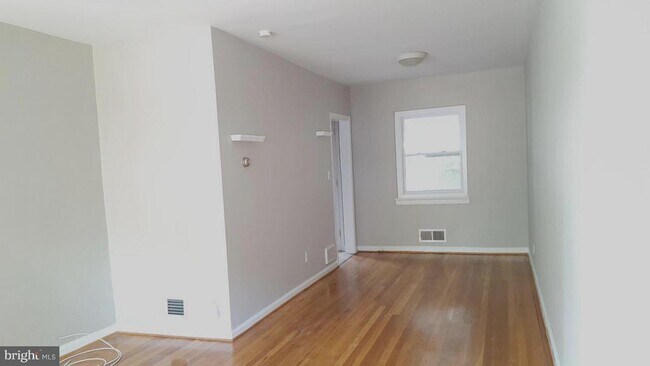 905 Little St in Alexandria, VA - Building Photo - Building Photo