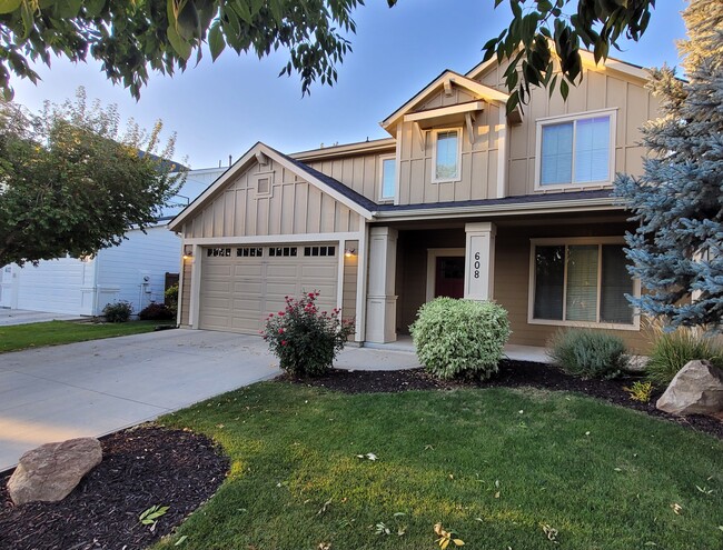 608 W Laughton Dr in Meridian, ID - Building Photo - Building Photo
