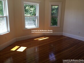 9 Alvan Ter, Unit 3 in Boston, MA - Foto de edificio - Building Photo