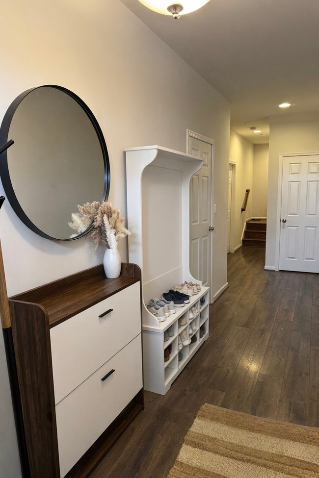 16108 Coolidge Ave in Silver Spring, MD - Foto de edificio - Building Photo