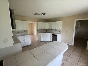 805 W Schunior St in Edinburg, TX - Building Photo - Building Photo