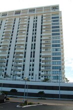 Oceans Condominium in Virginia Beach, VA - Foto de edificio - Building Photo