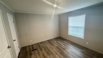 40 E Arizona in Belleville, MI - Building Photo - Building Photo