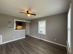 114 Calvin St in Spring Lake, NC - Building Photo - Building Photo