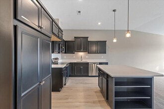 610 Foxhill Dr, Unit 610 in Crescent Spgs, KY - Foto de edificio - Building Photo