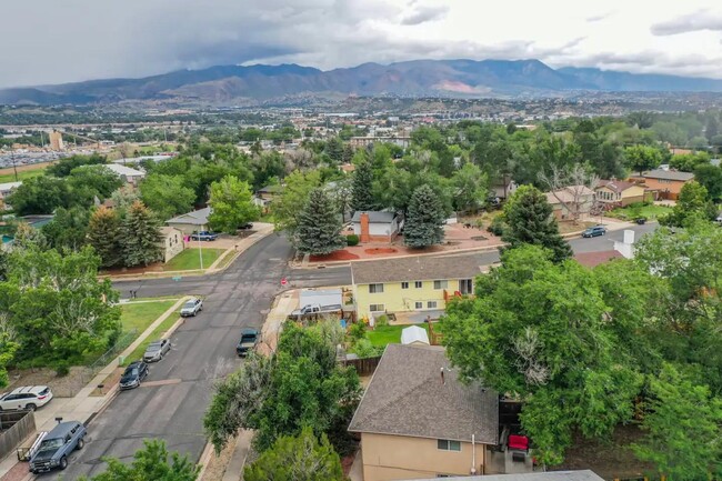 994 Magnolia St in Colorado Springs, CO - Foto de edificio - Building Photo