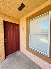 1150 N Buffalo Dr in Las Vegas, NV - Building Photo - Building Photo