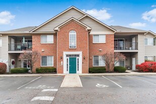 757 Spring Valley Dr in Lewis Center, OH - Building Photo