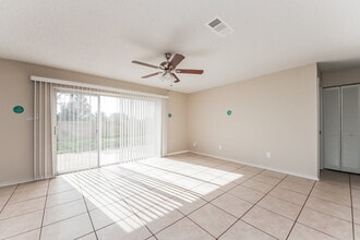 12560 Illinois Woods Ln in Orlando, FL - Building Photo - Building Photo