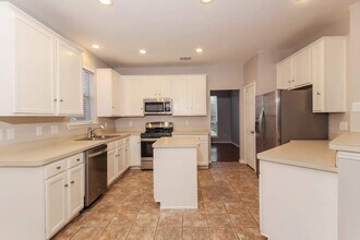 8921 Puerto Vista Dr in Fort Worth, TX - Building Photo - Building Photo