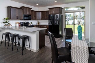 58 NE Cessna Dr in Bend, OR - Building Photo - Building Photo