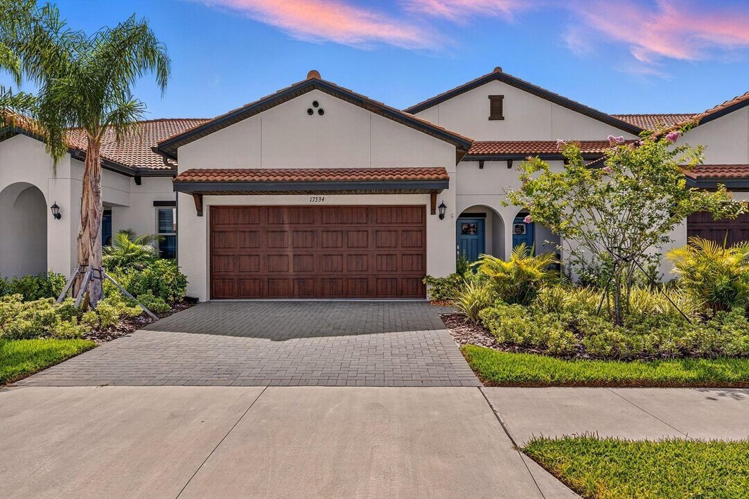 17334 Holly Wl Ave in Wimauma, FL - Building Photo