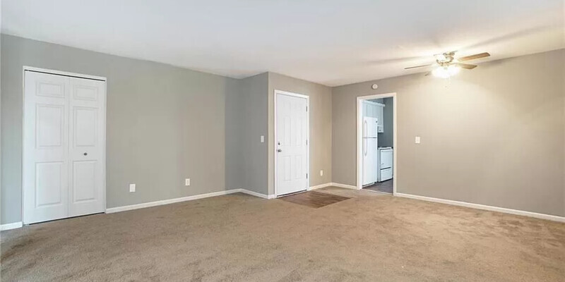 8624 Countryshire Ln-Unit -1 in Kansas City, MO - Building Photo