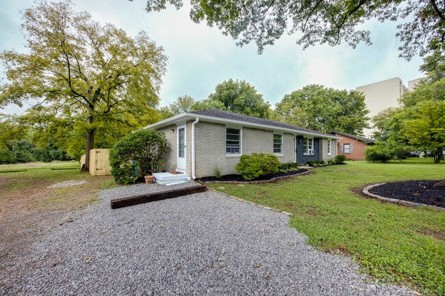 1314 Coreland Dr, Unit B in Madison, TN - Building Photo - Building Photo