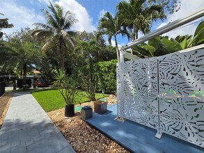 3775 Kumquat Ave in Miami, FL - Building Photo - Building Photo