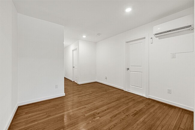 6620 Lawndale St in Houston, TX - Foto de edificio - Building Photo