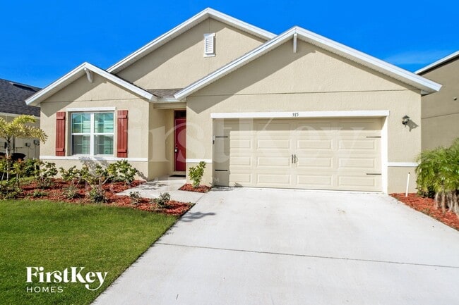 915 Newton Cir in Rockledge, FL - Foto de edificio - Building Photo