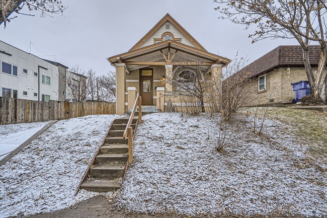 property at 1381 Knox Ct