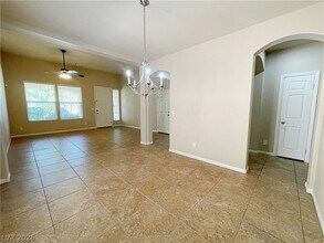 10965 Pinion Woods Ct in Henderson, NV - Building Photo - Building Photo