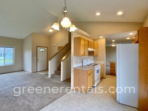 9837 Greenleaf Loop SE in Yelm, WA - Building Photo - Building Photo