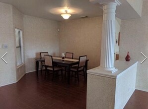 2206 Stallion Run in San Antonio, TX - Foto de edificio - Building Photo