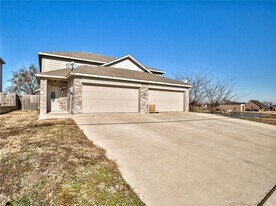 704 E College Ave in Princeton, TX - Building Photo