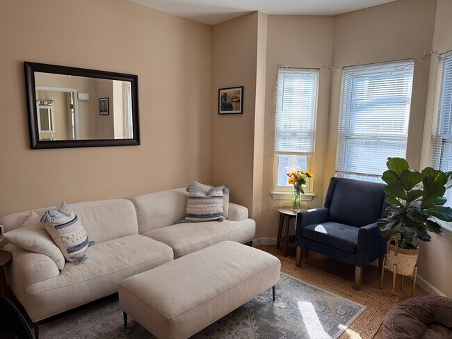 property at 506 E 8th St