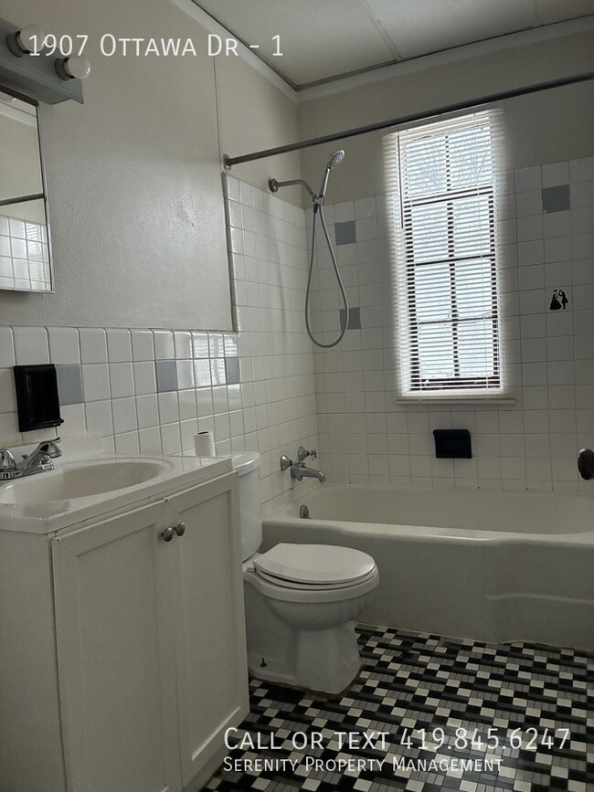 1907 Ottawa Dr in Toledo, OH - Building Photo - Building Photo