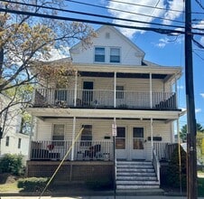 141 Whitwell St, Unit 1 in Quincy, MA - Foto de edificio - Building Photo