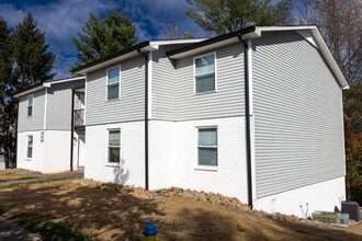 Valley View Apartments in Dickson, TN - Building Photo - Interior Photo