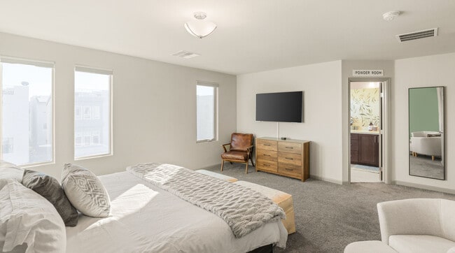 8044 Carpenter Creek Ave in Las Vegas, NV - Building Photo - Building Photo