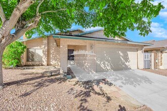 6608 Silverstream Ave in Las Vegas, NV - Building Photo - Building Photo