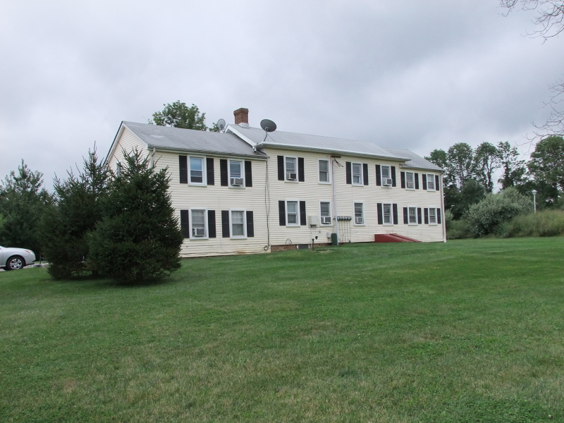 10 Autumn Leaf Dr in Flemington, NJ - Building Photo