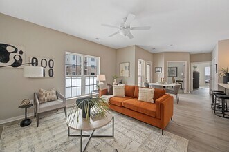 Vicinity at Memorial Pointe in Southgate, KY - Foto de edificio - Interior Photo