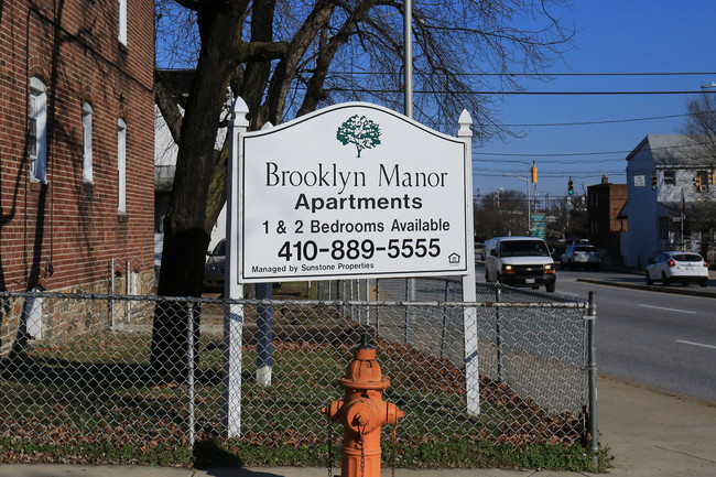 Brooklyn Manor Apartments in Brooklyn, MD - Foto de edificio - Building Photo