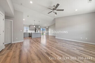 551 Battery Dr in Moses Lake, WA - Building Photo - Building Photo