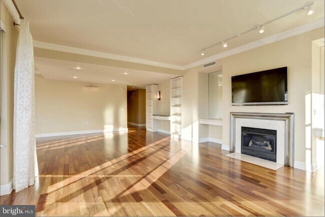 801 Key Hwy in Baltimore, MD - Building Photo - Building Photo