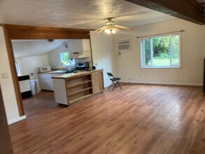 291 Washington St in Weaverville, CA - Building Photo - Building Photo