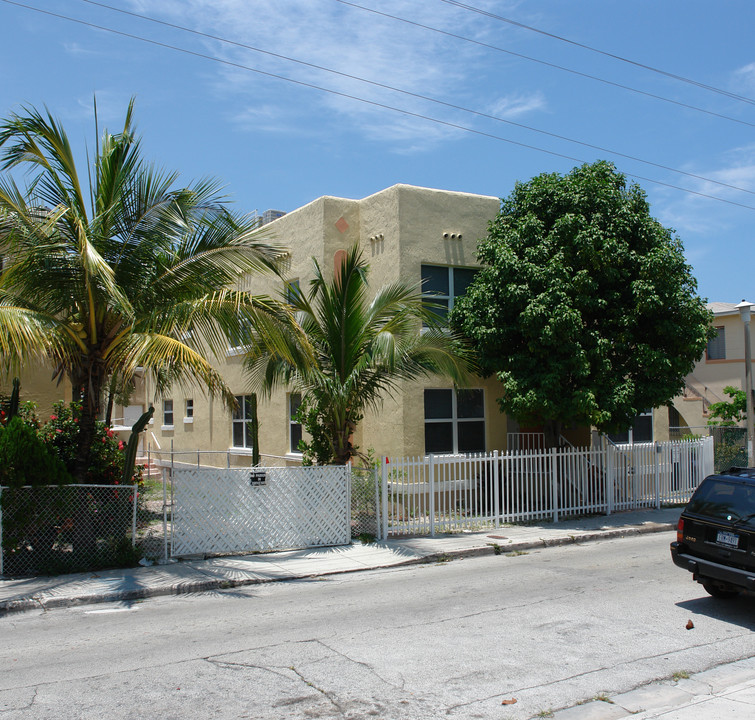 417 NE 26th St in Miami, FL - Foto de edificio