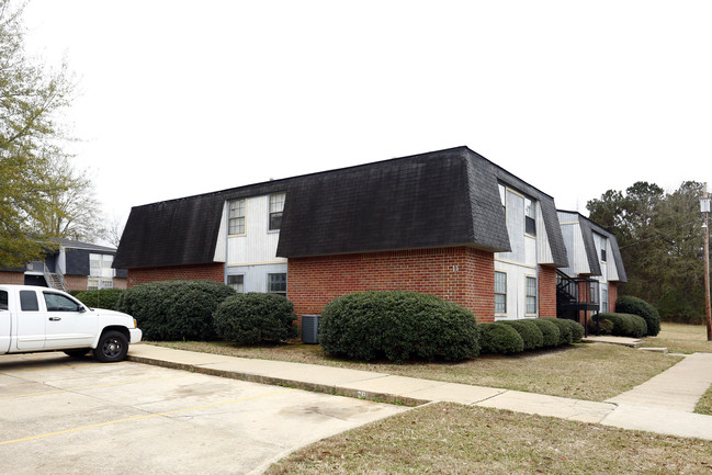 Indian Creek Apartments in Florence, MS - Building Photo - Building Photo