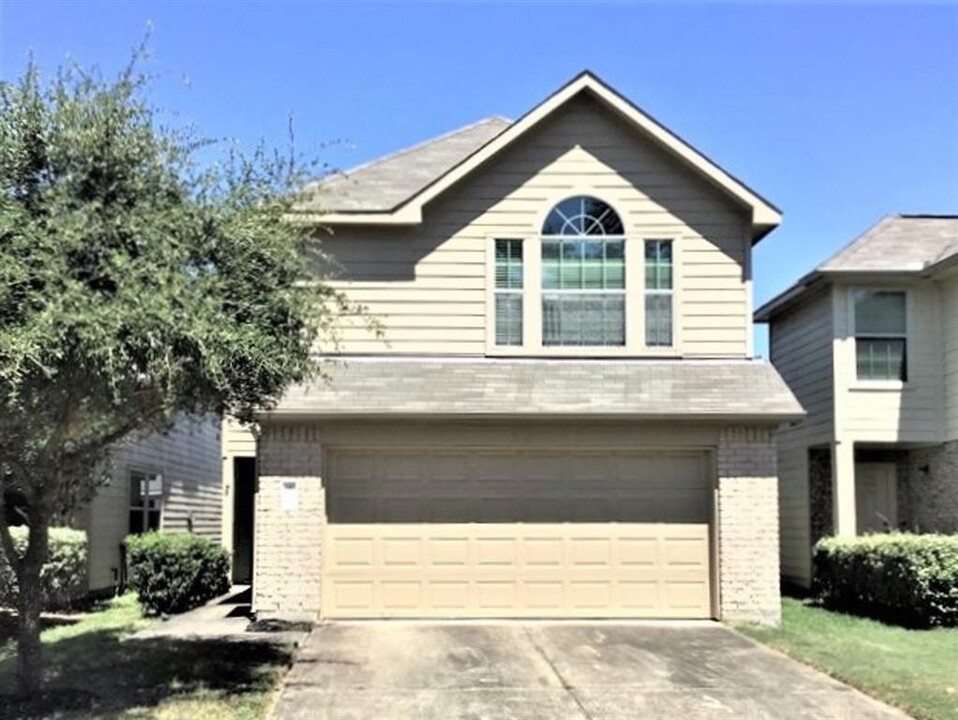 2622 Bammelwood Dr in Houston, TX - Building Photo